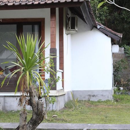 Coconut Beach Bungalows & Warung 2 Amed Exterior foto